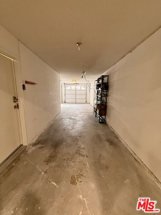 Building Photo - 10215 Variel Ave