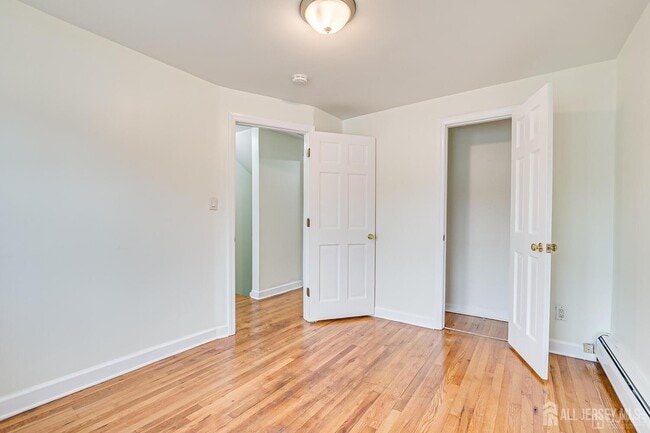 Building Photo - 35 Victory Ct