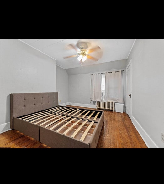 Building Photo - 126 Simpson St