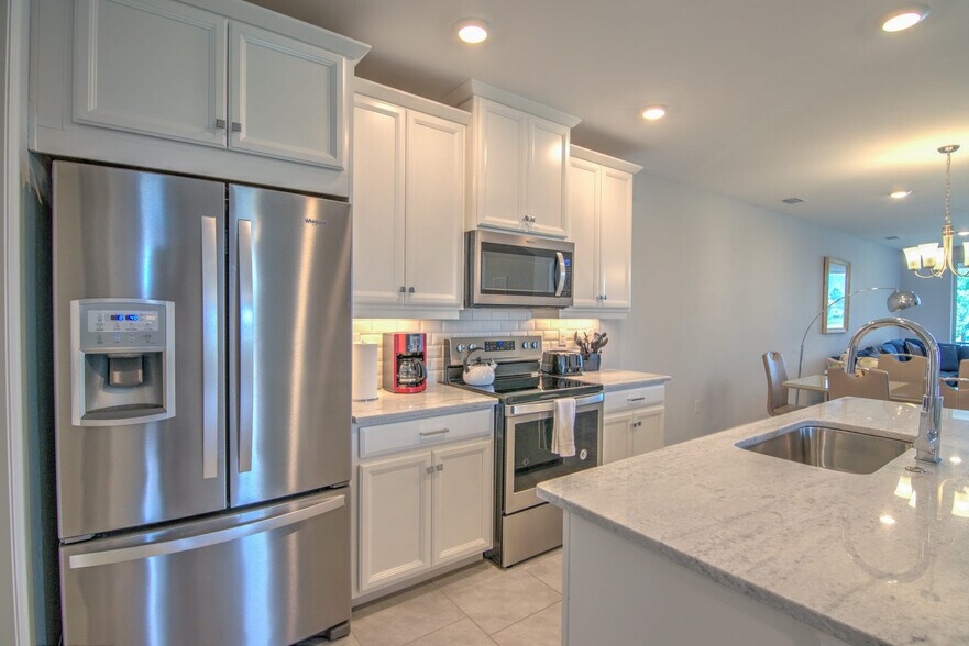 Building Photo - 14632 Edgewater Cir