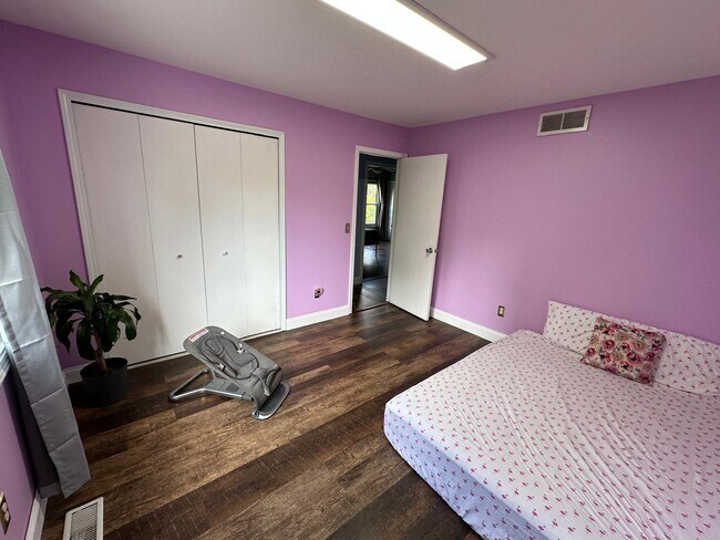 Building Photo - 5017 Saffron Dr