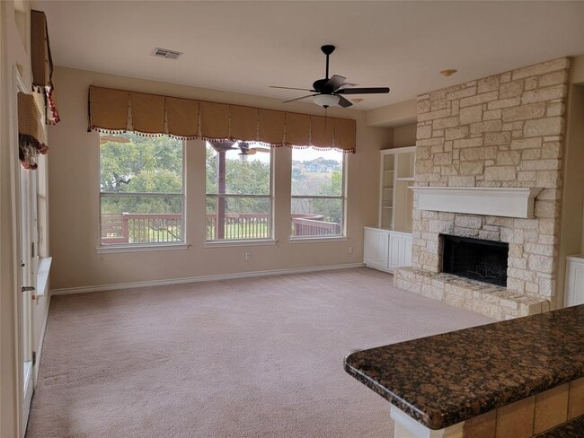 Building Photo - 404 Golf Crest Ln