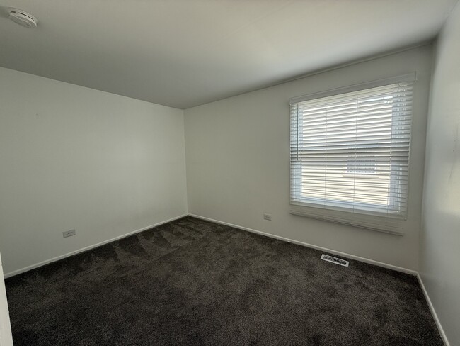 Building Photo - 1779 Queensbury Cir