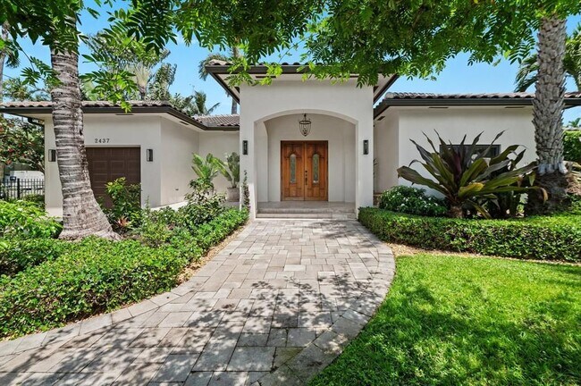 Building Photo - 2437 Castilla Isle