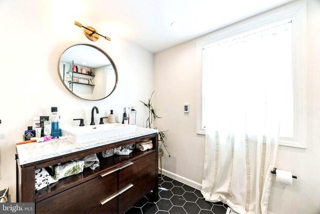 Building Photo - 1732 Manton St