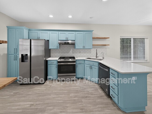 Building Photo - 7839 NE Kian Ln