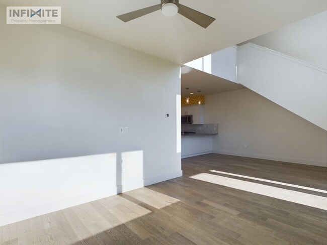 Building Photo - Natural Light Galore!
