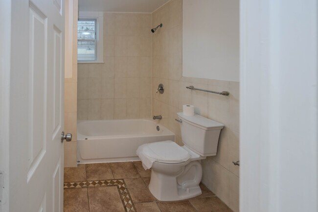 Building Photo - 226 Renner Ave