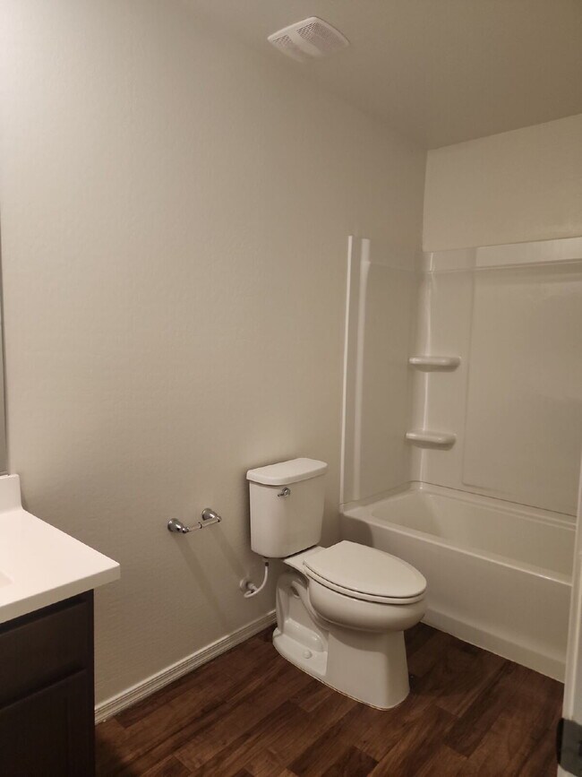 Building Photo - "Spacious 4-Bedroom Oasis in Casa Grande w...