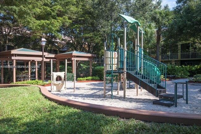 Building Photo - 5555 N Military Trl