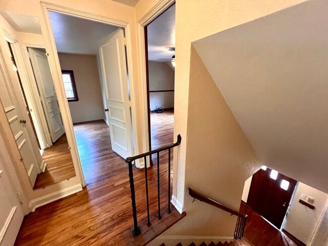 Building Photo - Pittsburgh - 3 Bedroom 1.5 Bathroom - Stunning Home