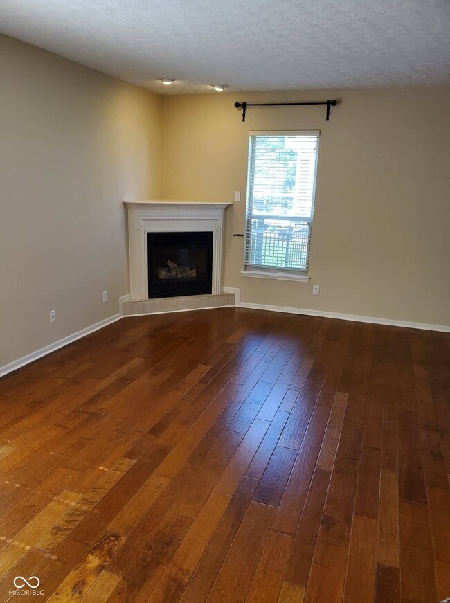 Building Photo - 10116 Hawks Lake Dr