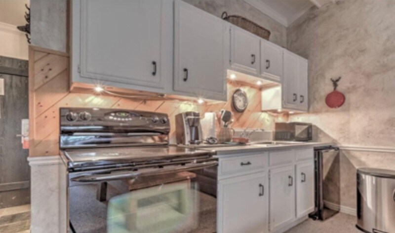Building Photo - 2305 Sidewinder Dr