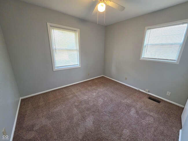 Building Photo - 2835 N Boehning St