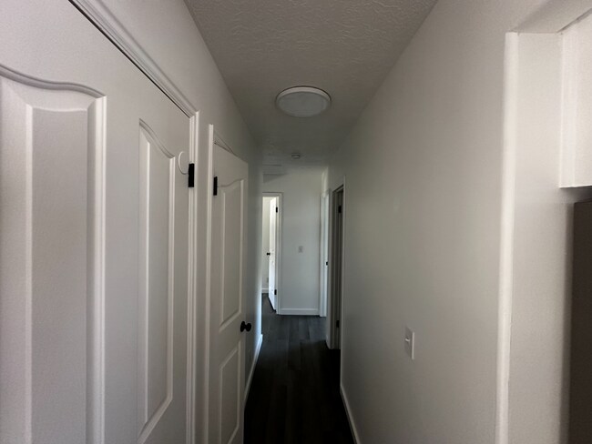 Building Photo - Charming 3-Bedroom Home for Rent in a Tran...