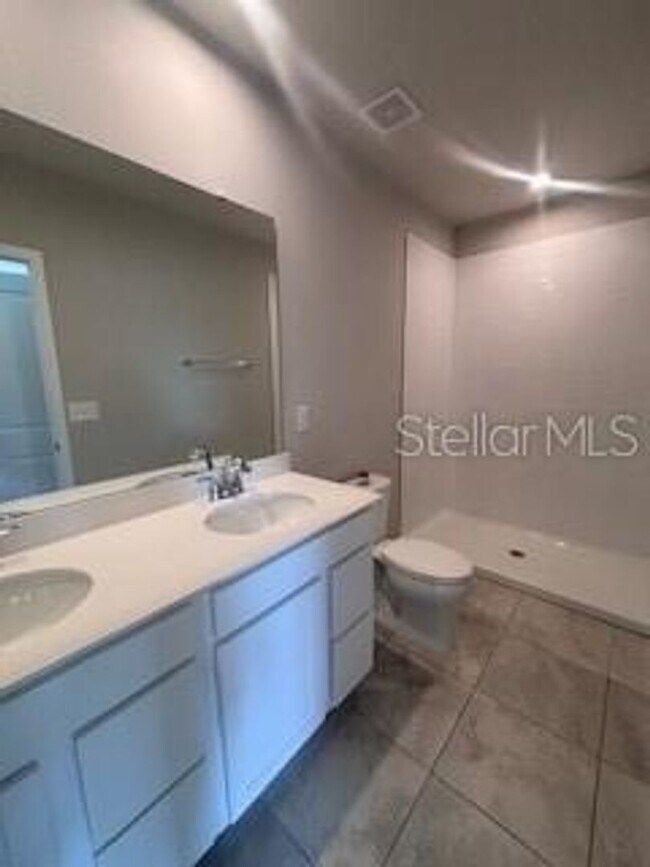 Building Photo - Haines City Charmer