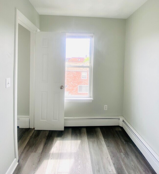 Building Photo - 11 Bremen St