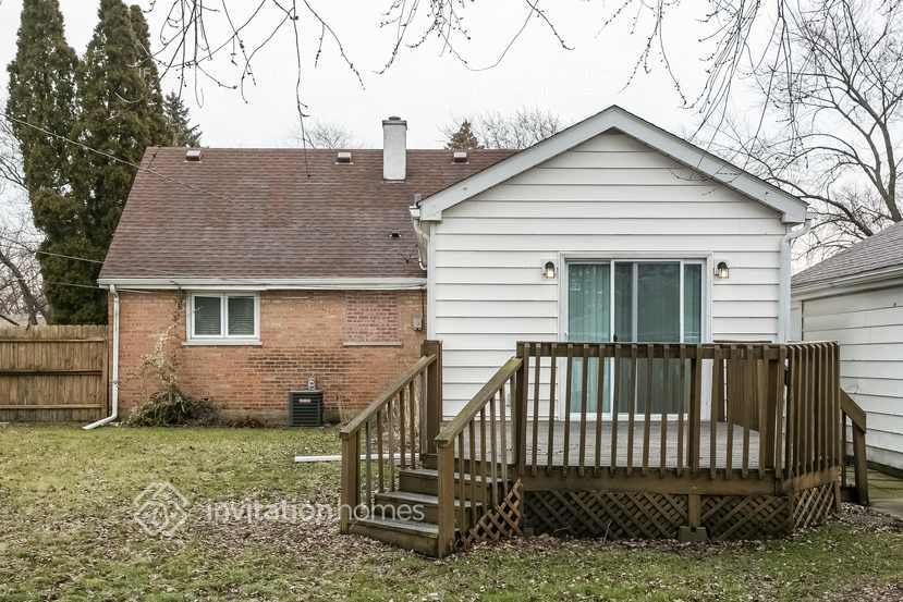 Building Photo - 8440 S Lockwood Ave