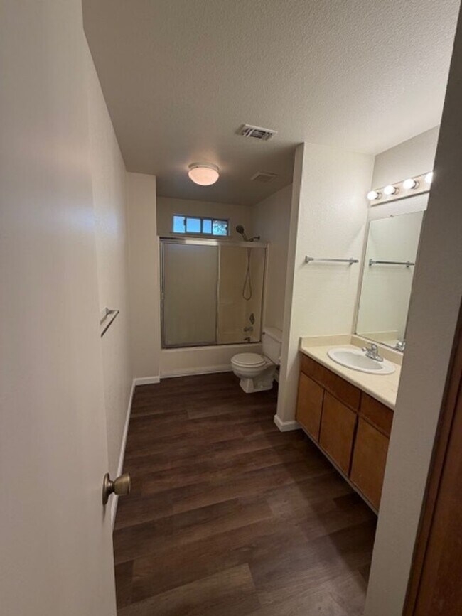 Building Photo - 2427-2429 WYDA WAY