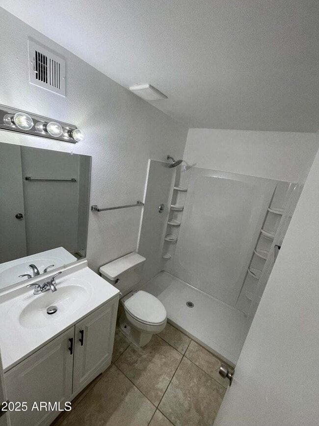 Building Photo - SPECIALS for IMMEDIATE MOVE IN! This is too good to pass up!