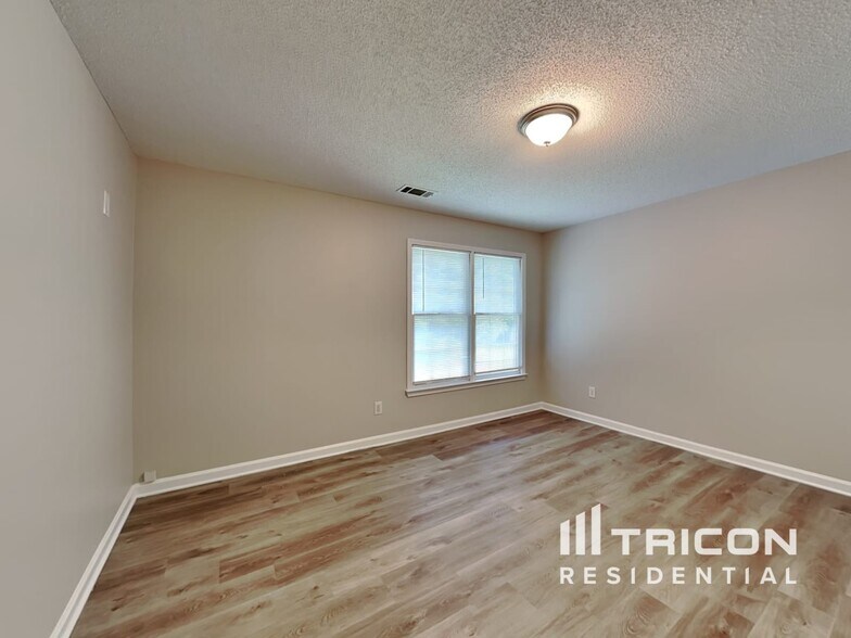 Building Photo - 115 Redspire Ln