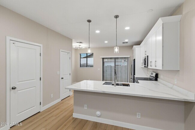 Building Photo - 1222 E Diamond St