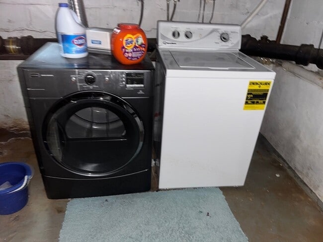 Building Photo - 30 Stearns Rd