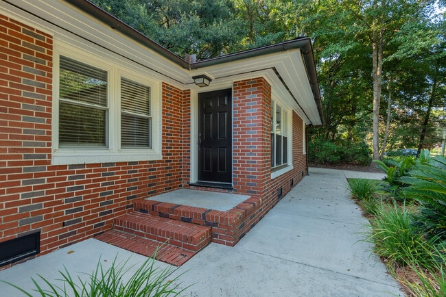 Building Photo - 424 Howle Ave