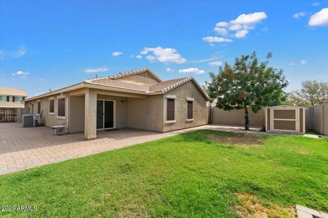 Building Photo - 2039 E Saddlebrook Rd