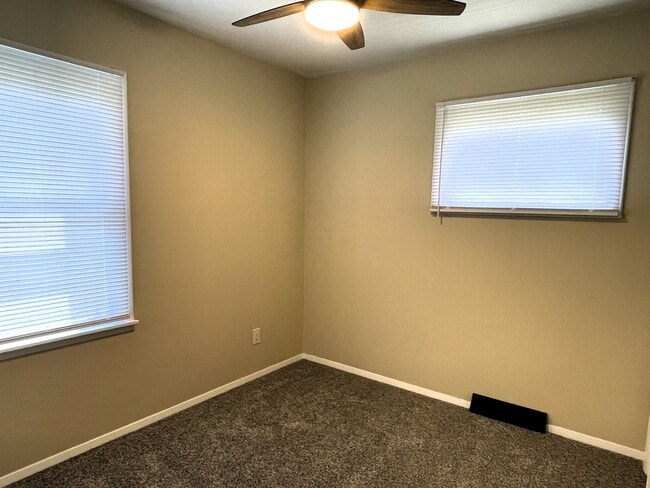 Building Photo - 501 E University Ave