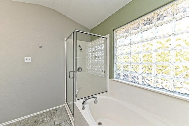 Building Photo - 1227 Cardigan St