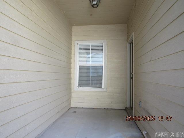 Building Photo - 1410 Robins St