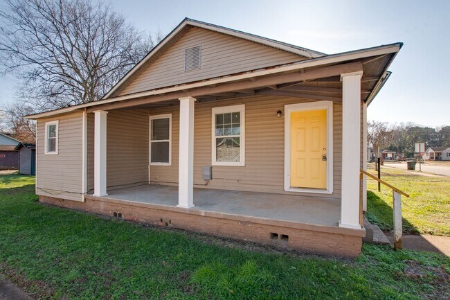 Building Photo - 3701-3703 Fairview St SW