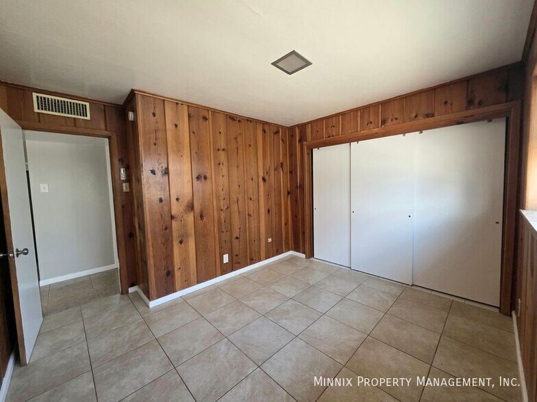 Building Photo - 3202 W Illinois Ave