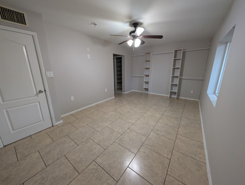 Building Photo - 6533 E Arbor Ave