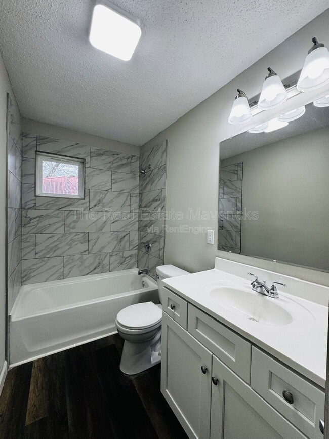 Building Photo - 289 Pine Ave