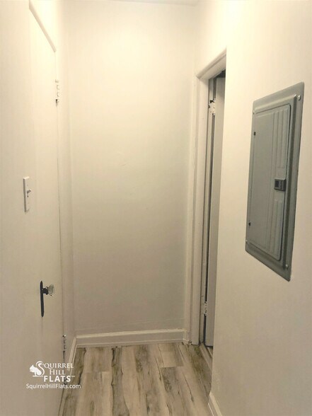 Building Photo - 5712 Phillips Ave