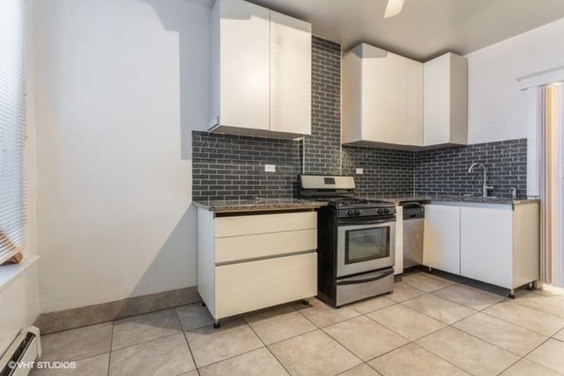 Building Photo - 4411 S Wells St