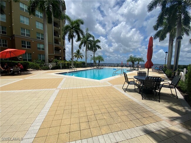 Building Photo - 2825 Palm Beach Blvd