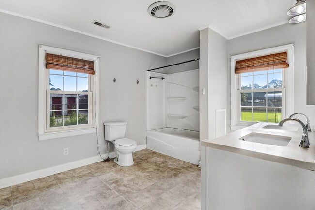 Building Photo - RENOVATED 2 BR, 1.5 BA W/ DETACHED GARAGE/ STORAGE - PIKEVILLE SCHOOLS