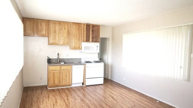 Interior Photo - 11865 Rochester Ave