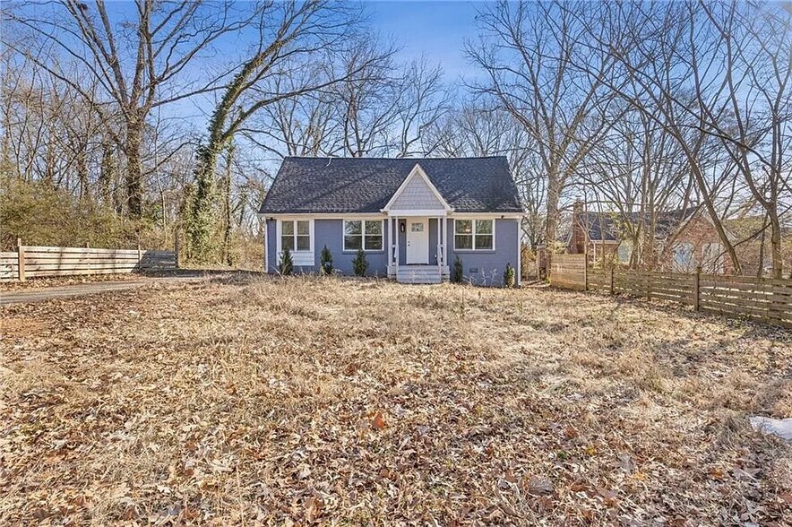 Building Photo - Room in House on Browns Mill Rd SE