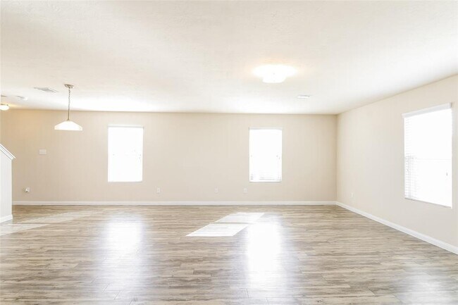Building Photo - 5806 Dawn Terrace Ct