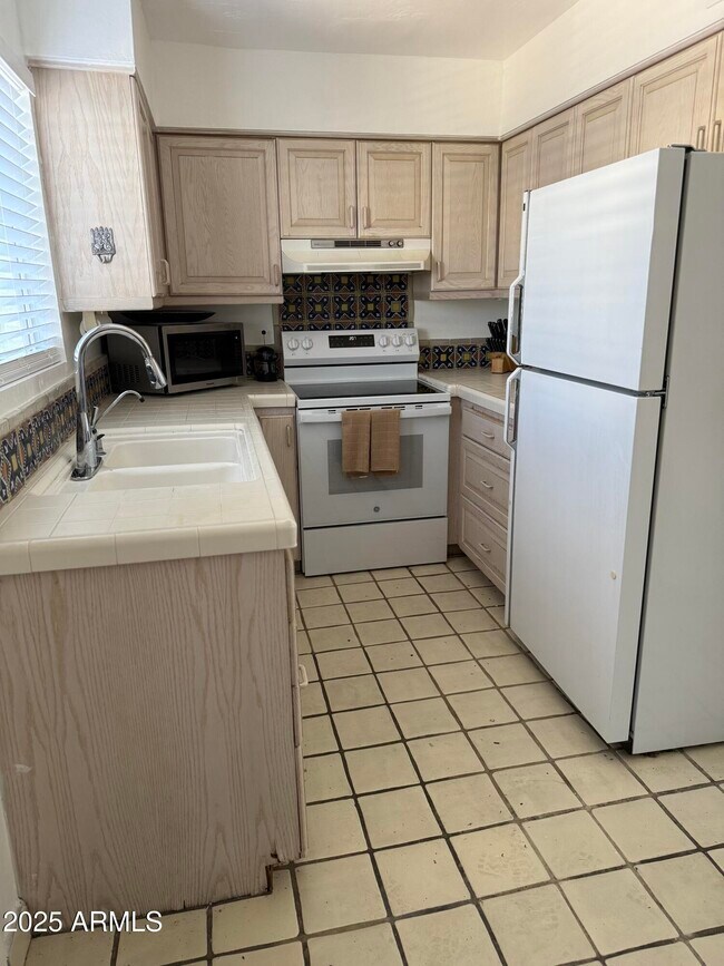 Building Photo - 4630 N 68th St