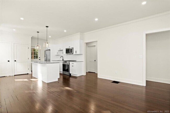 Building Photo - 28 Congress Ave