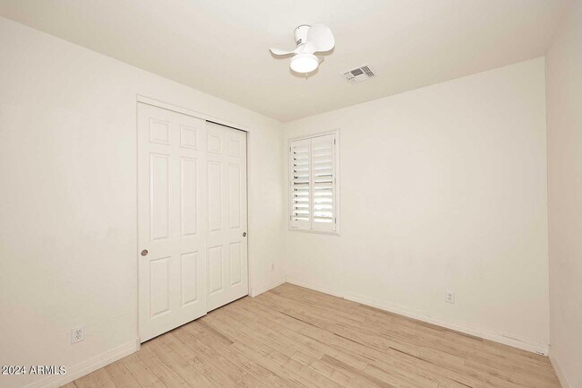 Building Photo - 3841 E Palo Verde St