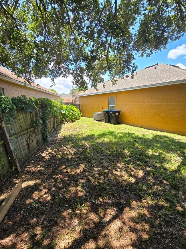 Building Photo - 9560 Brackin St