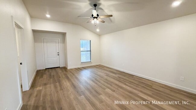 Building Photo - 2161 Langford Ave