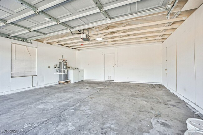 Building Photo - 4652 Troy Pl