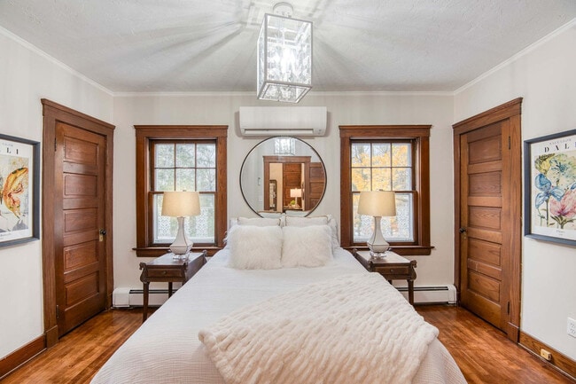 Building Photo - 3073 Fairmount Blvd